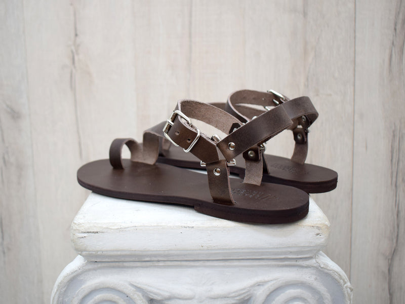 Men's Sandals with straps for your summer outfit